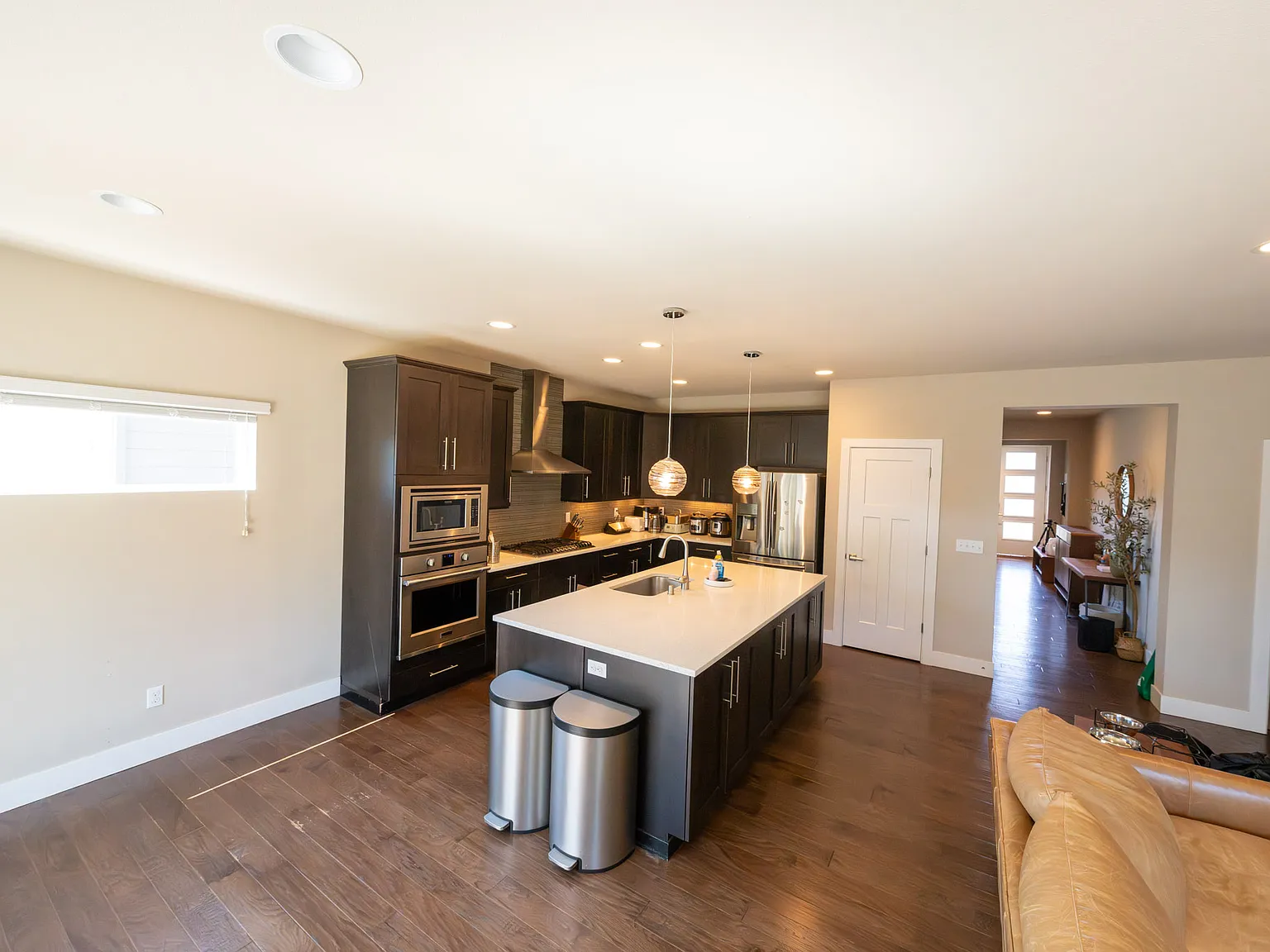 6 bed, 3.5 bath, 3475 sqft, $4,600 — Photo 2