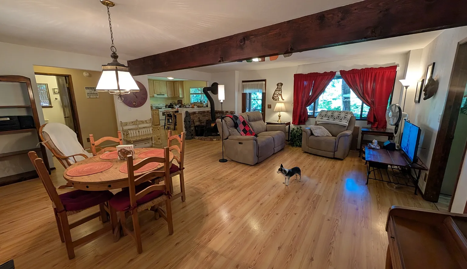 2 bed, 1100 sqft, $2,100 — Photo 3