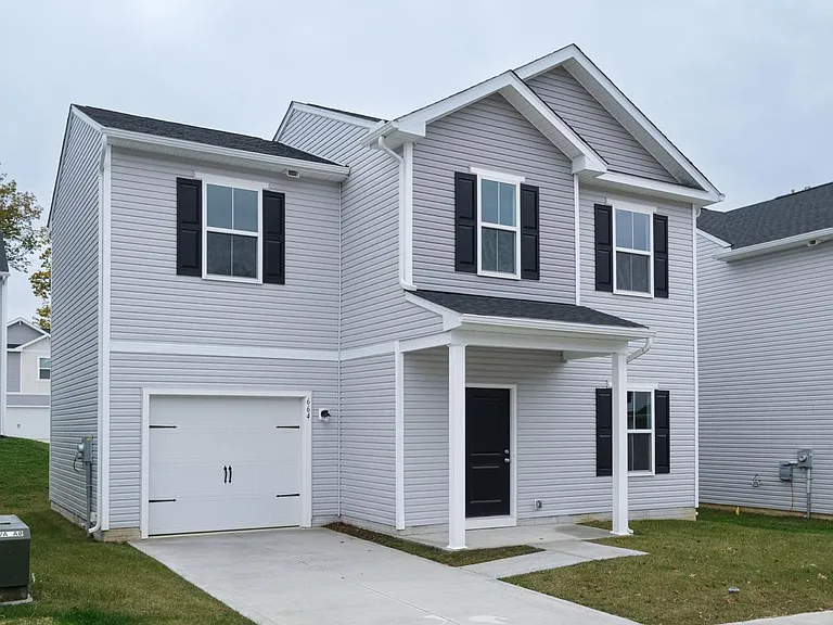664 Crossings Ln — Photo 1