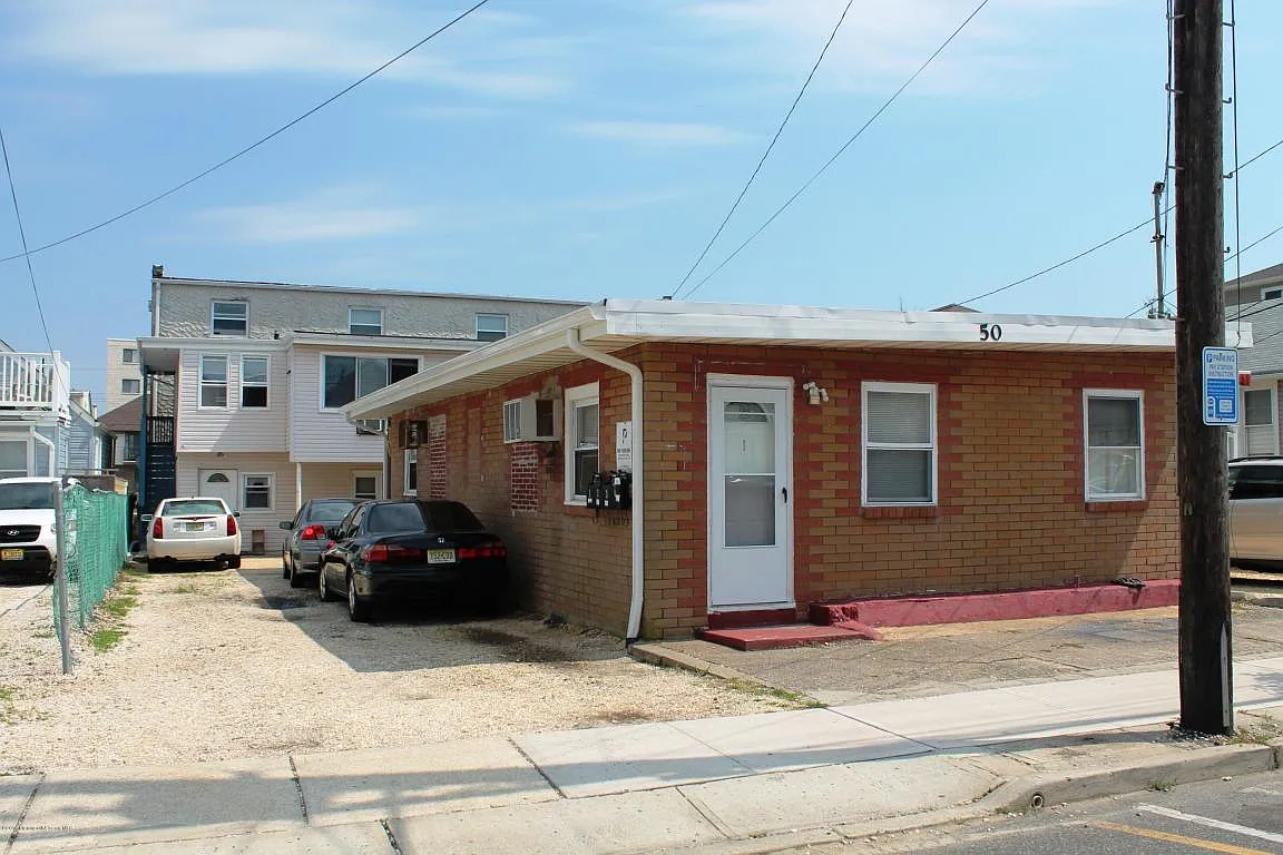 50 Carteret Ave photo 1