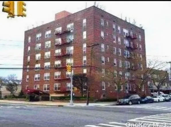 222-89 Braddock Ave #6B, Bellerose, NY 11426