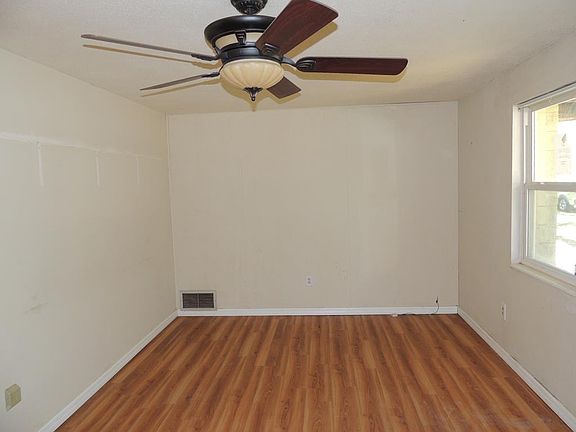 4th image of 1391 NE 157th Ter