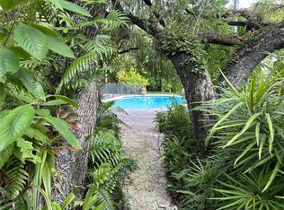 8420 SW 70th St, Miami, FL 33143