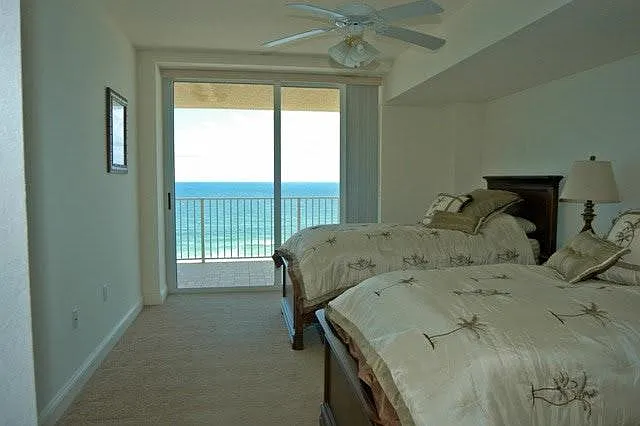 3 bed, 2215 sqft, $3,200 — Photo 3