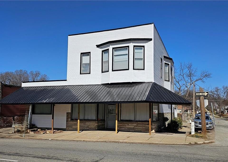 1st image of 2847 Jules St