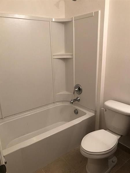 2nd image of 626 SW 3rd Ave