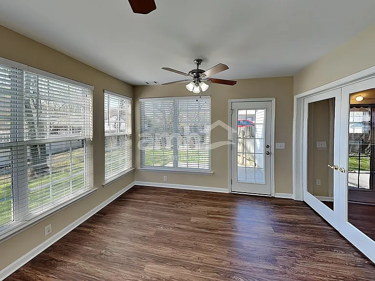 2227 Joann Dr — Photo 6