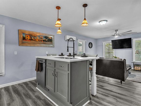 4th image of 125 Hanrick St