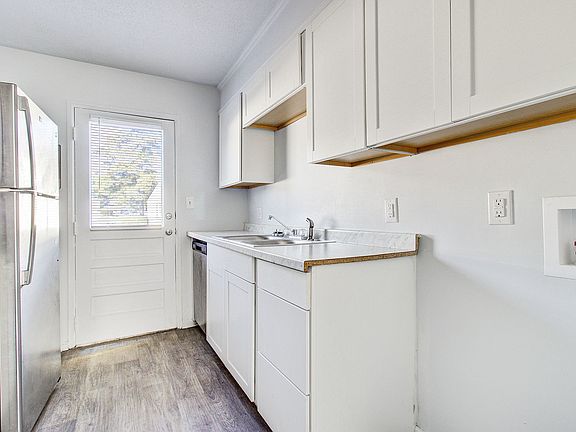 3rd image of 320 S Beltline Blvd APT 35F