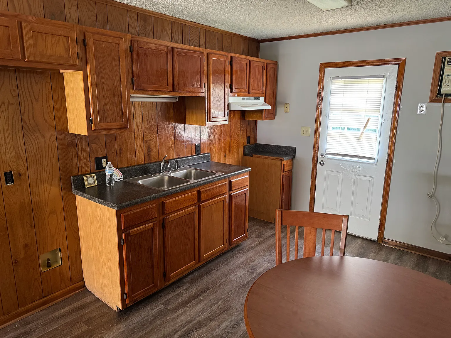 2 bed, 810 sqft, $995 — Photo 3
