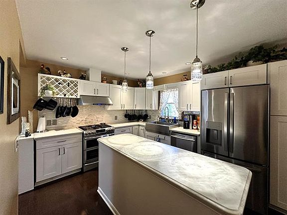 3rd image of 4612 Newcastle Rd