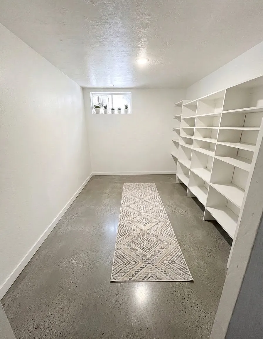 4 bed, 2000 sqft, $2,700 — Photo 4