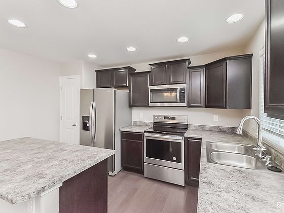 3rd image of 6763 Galpin Dr