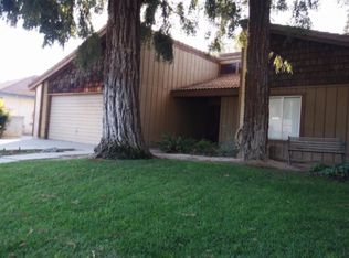 2531 N Edison Ct, Visalia, CA 93292
