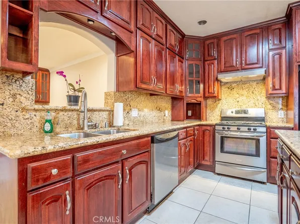 8161 Laurel Canyon Blvd, North Hollywood, CA 91605