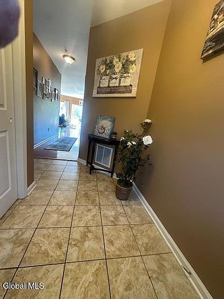 4th image of 605 Worthington Terrace