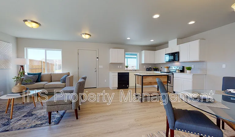 2513 E Helena St #A — Photo 15