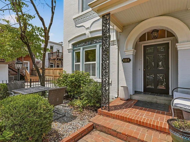 404 N Shields Ave — Photo 32