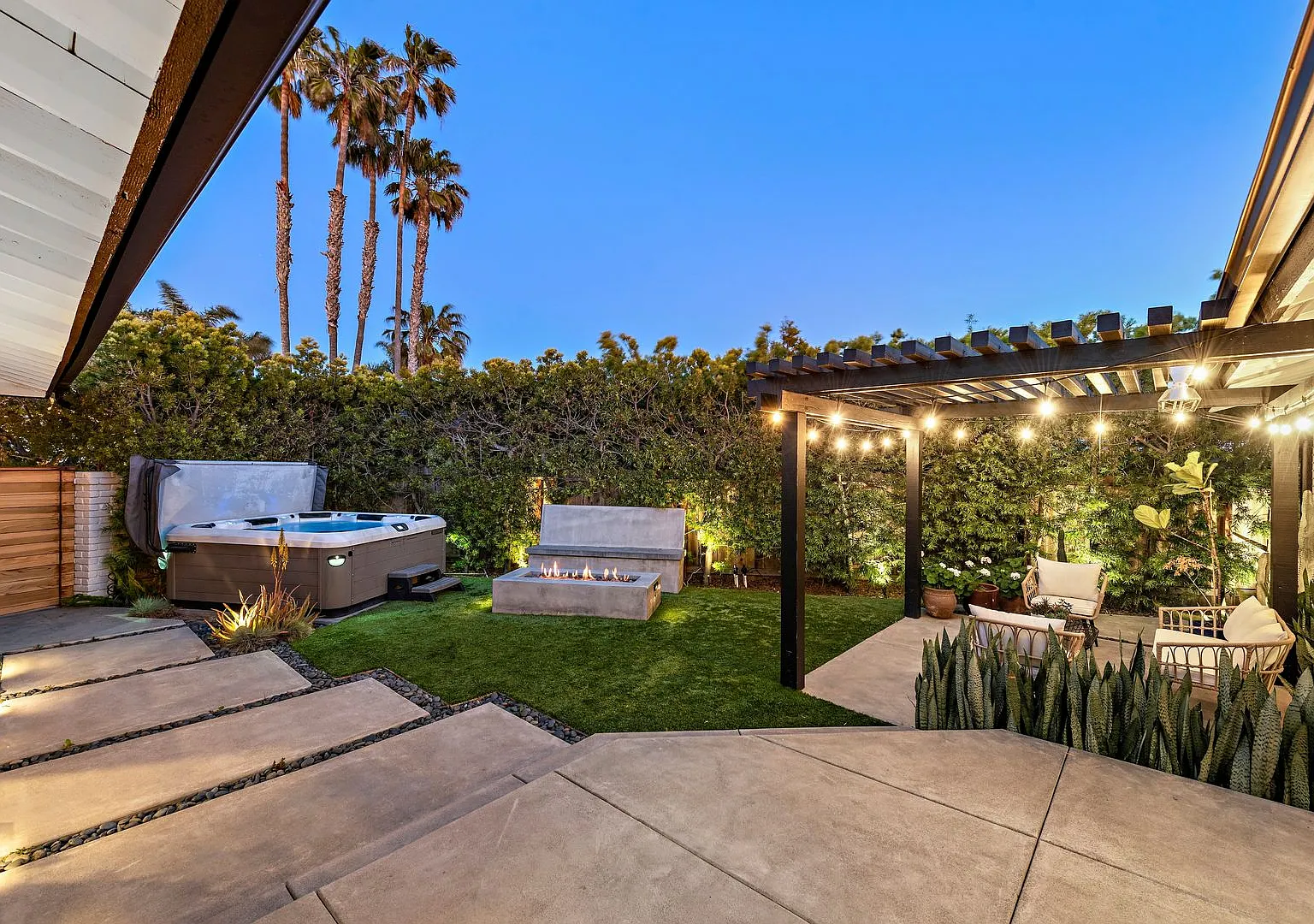 2402 Calle Madiera — Photo 4