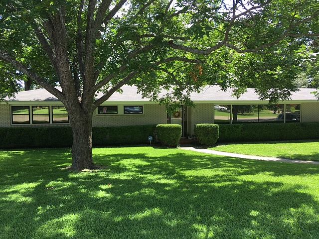 1st image of 4924 Crestwood Dr