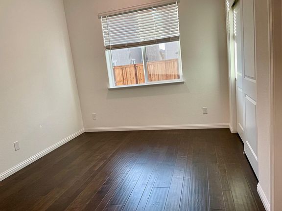 4th image of 1571 Plumas Dr