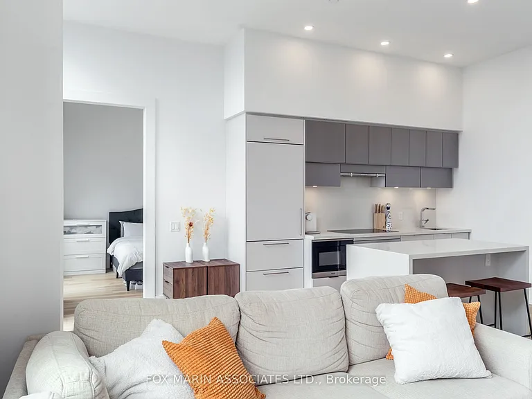 39 Roehampton Ave #4604 — Photo 17