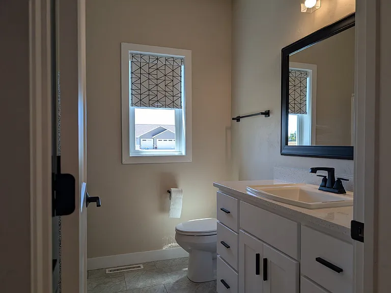 N8739 Connor Cir — Photo 42