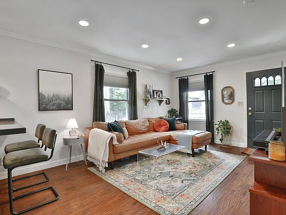 4th image of 295 E Lincoln Ave