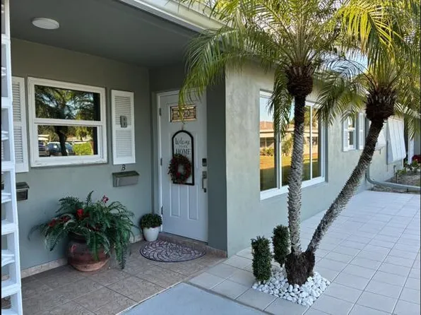 917 S Drive Ter APT B, Delray Beach, FL 33445