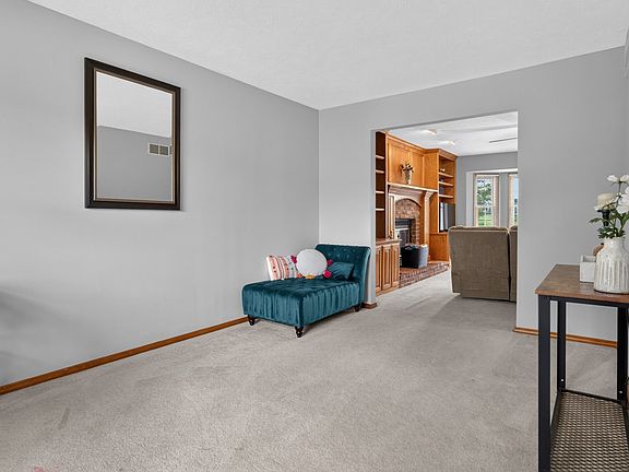 4th image of 2913 Clearwater Ave
