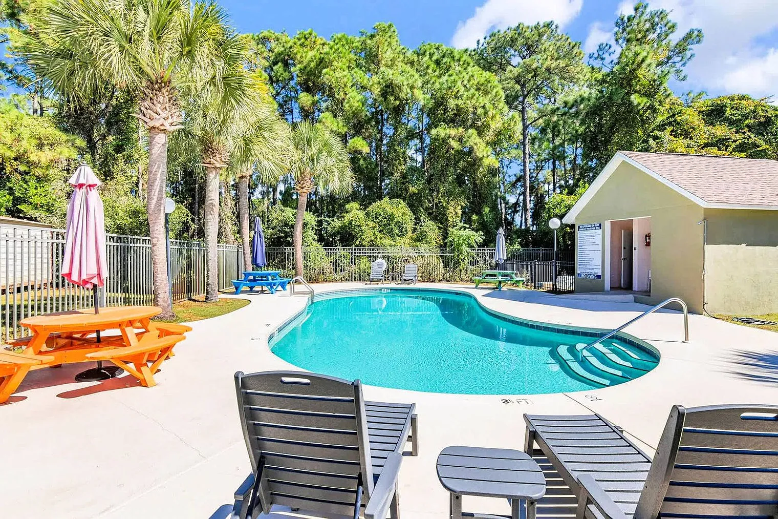 4 bed, 2.0 bath, 1625 sqft, $4,468 — Photo 4