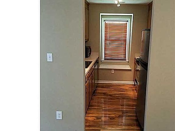 2nd image of 301 Crestwood Ct