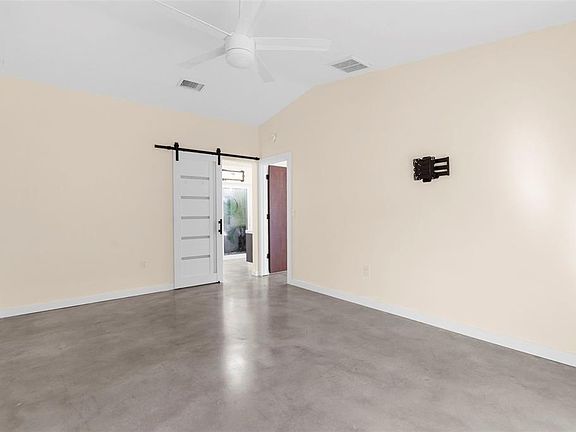 4th image of 4250 Marlowe Dr