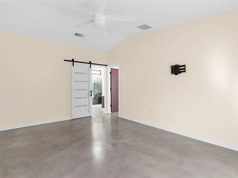 4250 Marlowe Dr — Photo 4