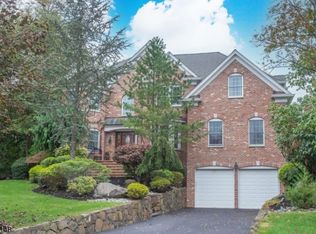 21 Van Duyne Ct, Towaco, NJ 07082