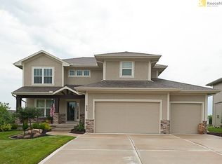 333 SE Golden Ln, Lees Summit, MO 64063