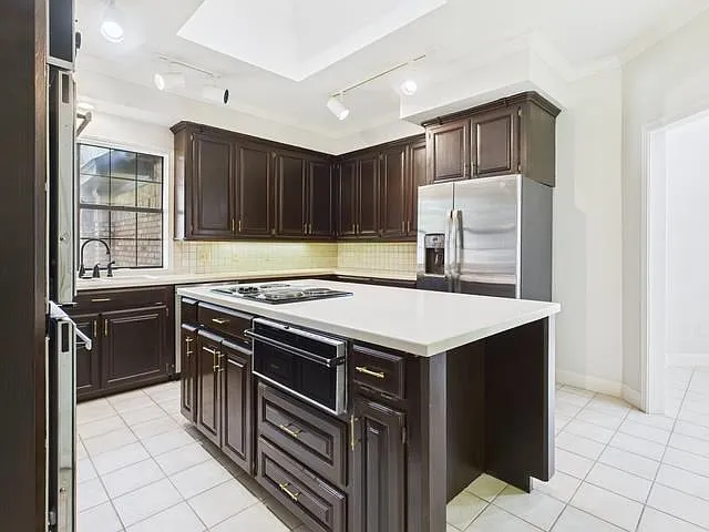 1178 Oval Dr — Photo 18
