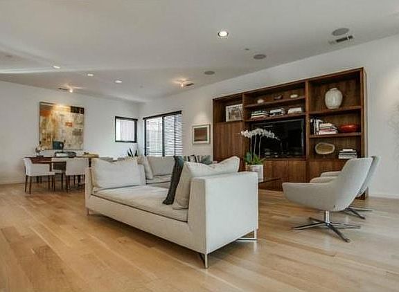 4th image of 4143 Buena Vista St Unit D