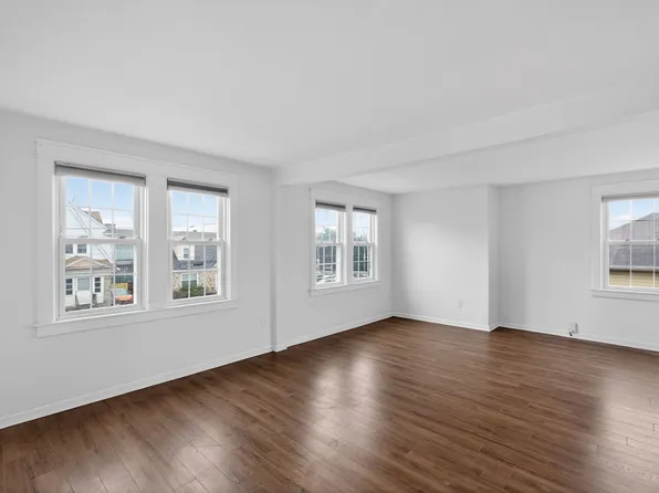 8 E Marthart Ave APT B, Havertown, PA 19083