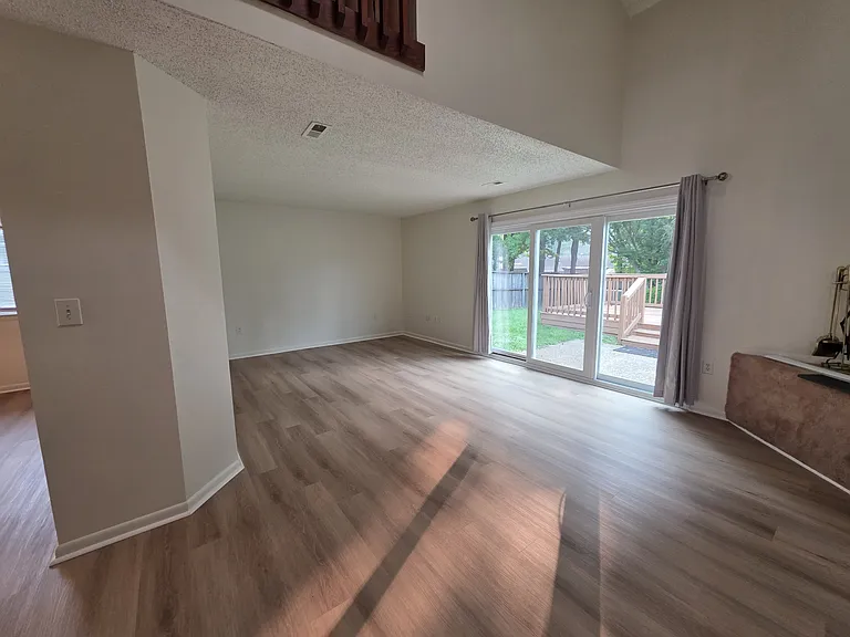4080 Sherman Oaks Ave — Photo 12