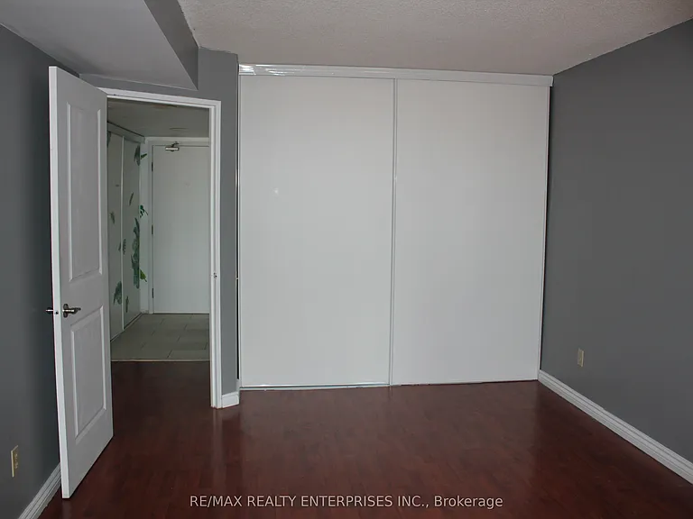 2466 Eglinton Ave E #LPH8 — Photo 19