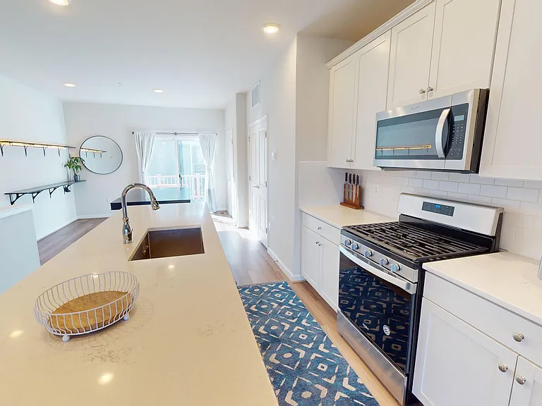 3485 Cormorant Dr — Photo 6