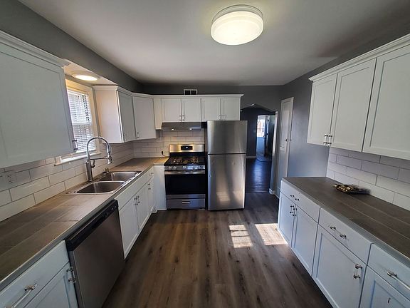 4th image of 4556-4556A N 65th St #4556