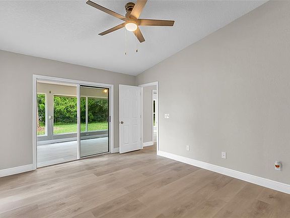 5th image of 22 WEIDNER PLACE