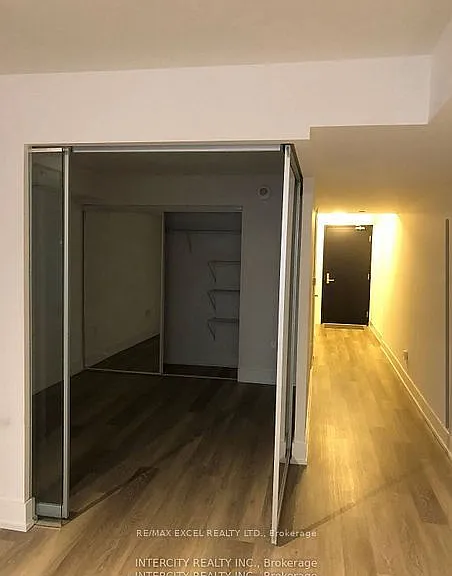955 Bay St #324 — Photo 10