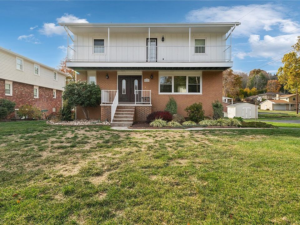 1st image of 5 Tanglewood Dr