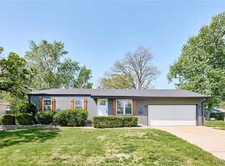 901 Love Dr, O'Fallon, MO 63366