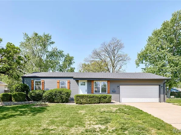901 Love Dr, O'Fallon, MO 63366