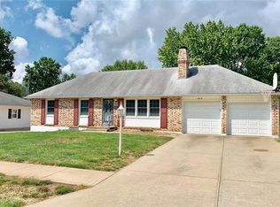310 SW Sunset Dr, Lees Summit, MO 64081