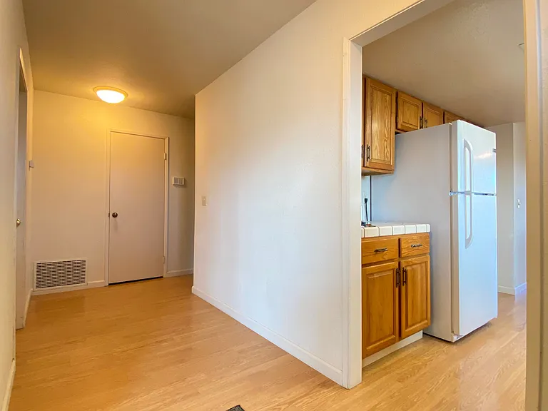 500 Cloudview Dr — Photo 13